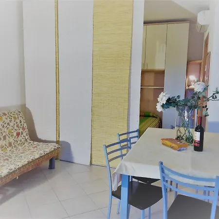 Villaggio Dei Fiori Extra Luxury 4 Stars - Great Family - Petz Friendly - With Hypermarket - Delivery Restaurant-pizzeria - Breakfast With Supplement - Ultra Fast Wi-fi - Parking Adjacent To The - With Mechanical Wor