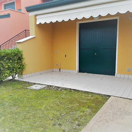 Villaggio Dei Fiori Extra Luxury 4 Stars - Great Family - Petz Friendly - With Hypermarket - Delivery Restaurant-pizzeria - Breakfast With Supplement - Ultra Fast Wi-fi - Parking Adjacent To The - With Mechanical Wor Apart-hotel