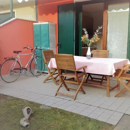 Villaggio Dei Fiori Extra Luxury 4 Stars - Great Family - Petz Friendly - With Hypermarket - Delivery Restaurant-pizzeria - Breakfast With Supplement - Ultra Fast Wi-fi - Parking Adjacent To The - With Mechanical Wor Apart-hotel