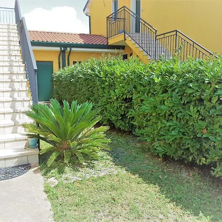 Villaggio Dei Fiori Extra Luxury 4 Stars - Great Family - Petz Friendly - With Hypermarket - Delivery Restaurant-pizzeria - Breakfast With Supplement - Ultra Fast Wi-fi - Parking Adjacent To The - With Mechanical Wor Apart-hotel Caorle