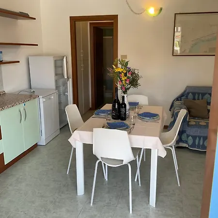 Villaggio Dei Fiori Extra Luxury 4 Stars - Great Family - Petz Friendly - With Hypermarket - Delivery Restaurant-pizzeria - Breakfast With Supplement - Ultra Fast Wi-fi - Parking Adjacent To The - With Mechanical Wor Apart-hotel