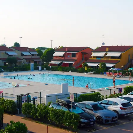 Apart-hotel Villaggio Dei Fiori Extra Luxury 4 Stars - Great Family - Petz Friendly - With Hypermarket - Delivery Restaurant-pizzeria - Breakfast With Supplement - Ultra Fast Wi-fi - Parking Adjacent To The - With Mechanical Wor