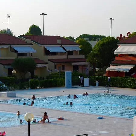 Apart-hotel Villaggio Dei Fiori Extra Luxury 4 Stars - Great Family - Petz Friendly - With Hypermarket - Delivery Restaurant-pizzeria - Breakfast With Supplement - Ultra Fast Wi-fi - Parking Adjacent To The - With Mechanical Wor