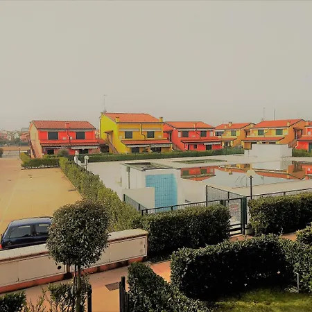 Villaggio Dei Fiori Extra Luxury 4 Stars - Great Family - Petz Friendly - With Hypermarket - Delivery Restaurant-pizzeria - Breakfast With Supplement - Ultra Fast Wi-fi - Parking Adjacent To The - With Mechanical Wor Apart-hotel Caorle